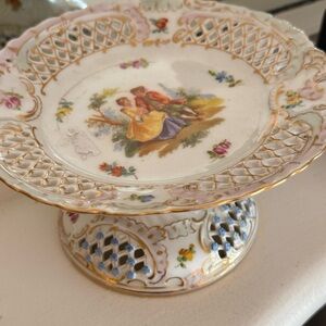 Elegant Porcelain Pedestal Plate with Gold Accents